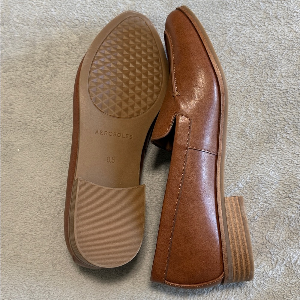 AEROSOLES Women's Tan Loafers - Picture 6 of 7